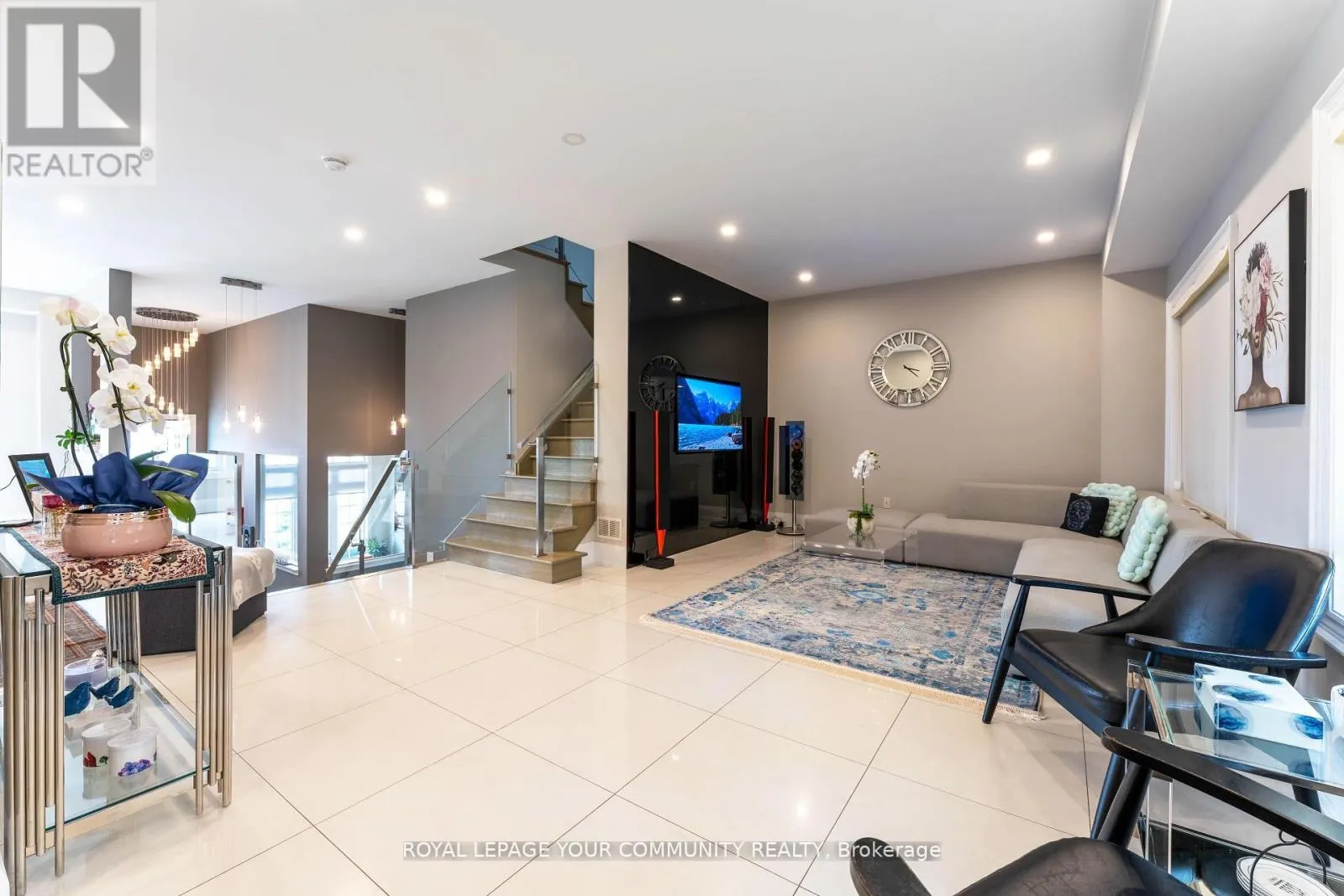 339 THOMAS COOK AVENUE