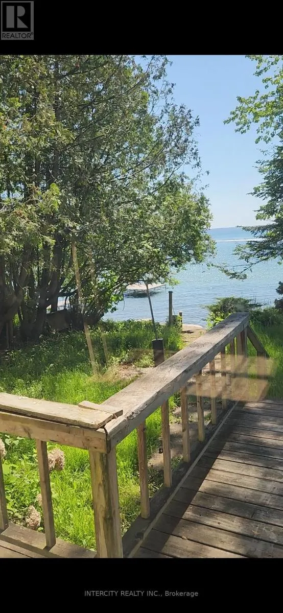 3353 CRESCENT HARBOUR ROAD