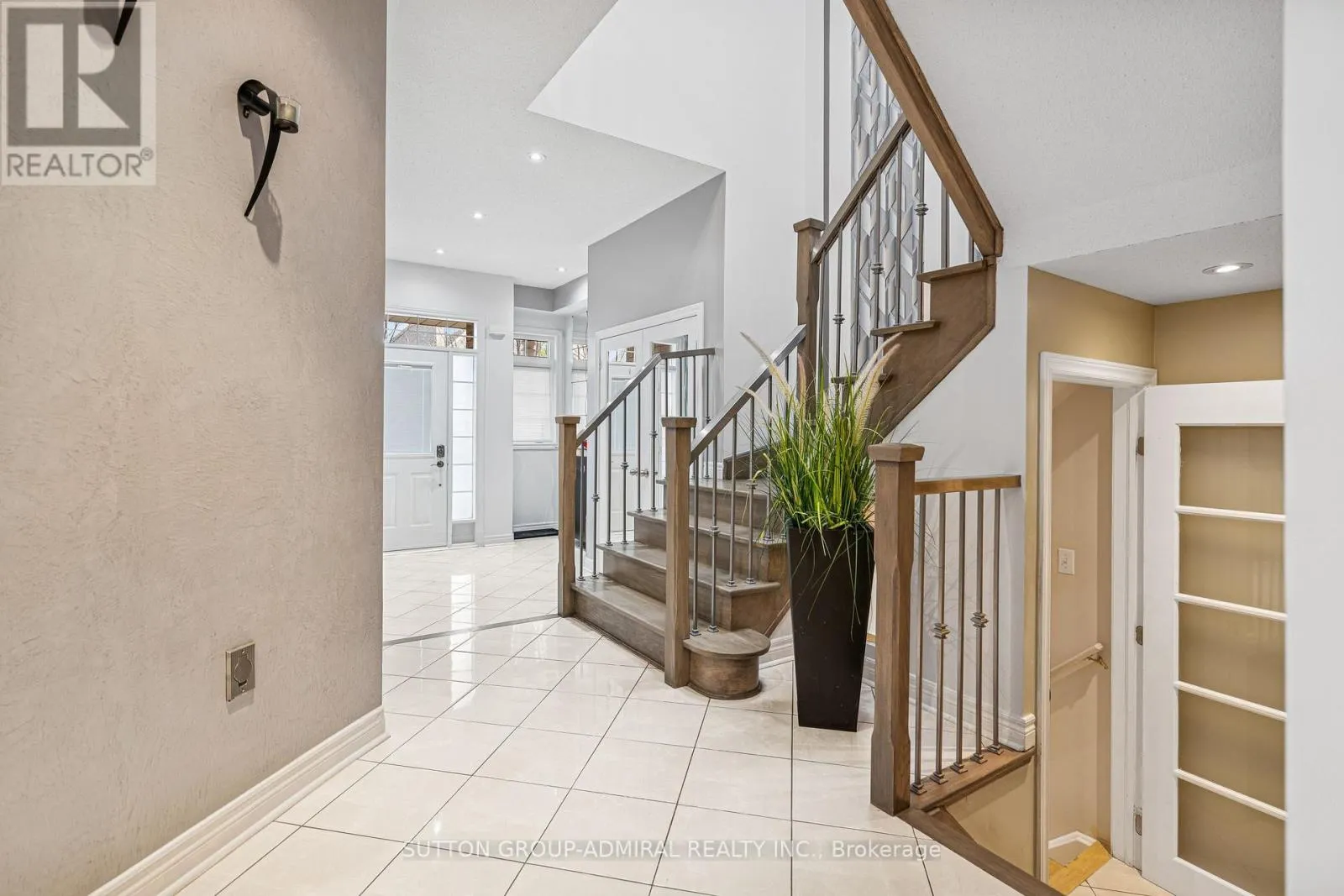 63 VIVALDI DRIVE