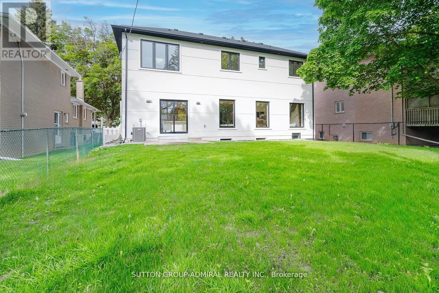 98 BABCOMBE DRIVE
