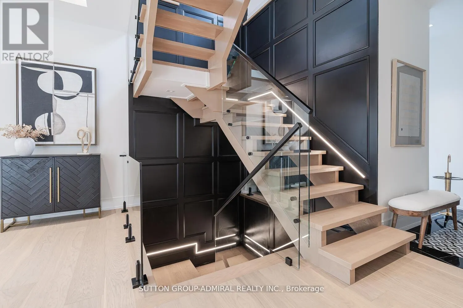 98 BABCOMBE DRIVE