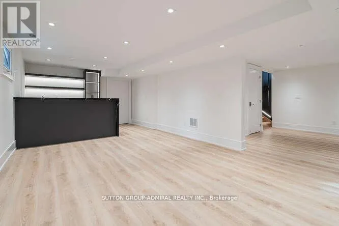 98 BABCOMBE DRIVE