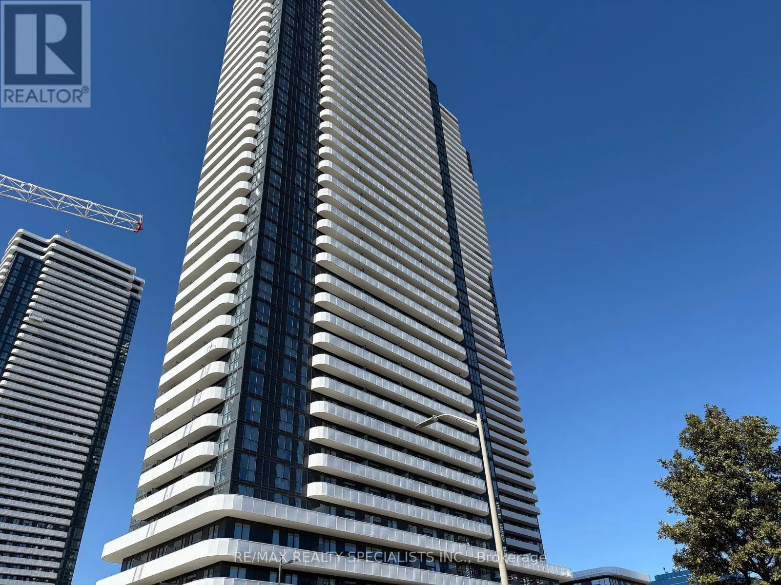 1712 - 28 INTERCHANGE WAY