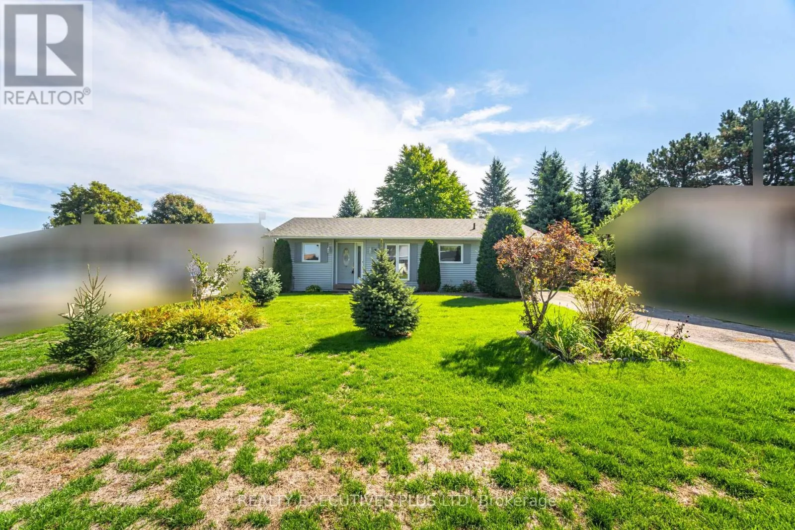 3 HICKORY COURT