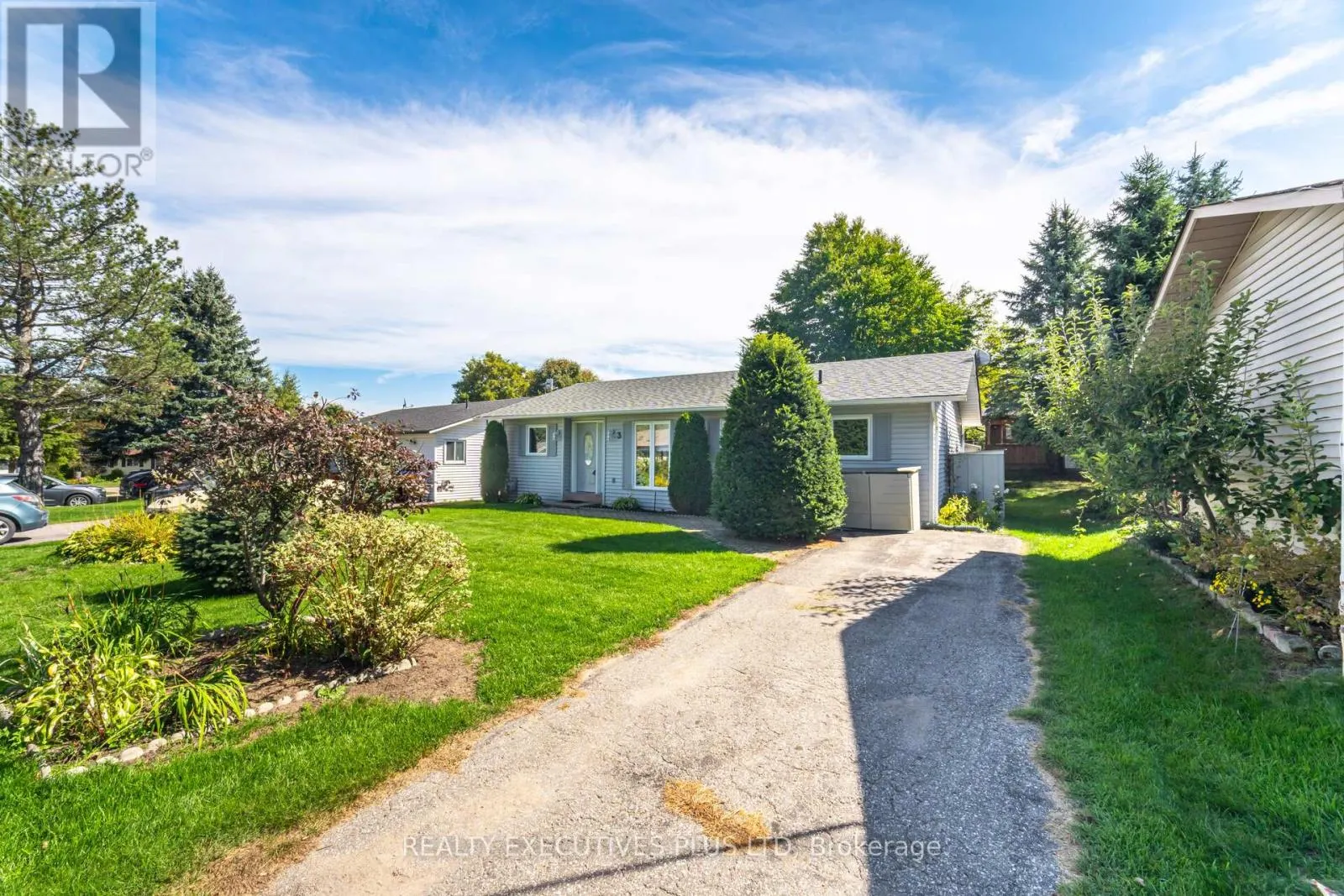 3 HICKORY COURT