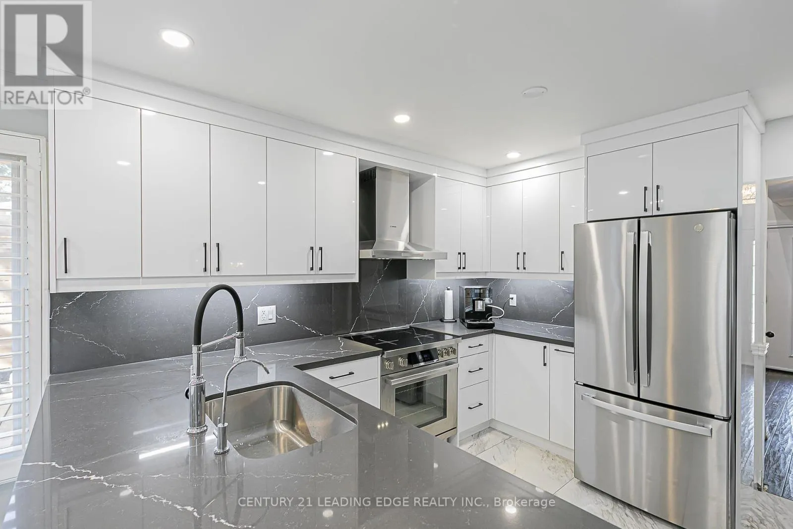 31 TWELVE OAKS DRIVE