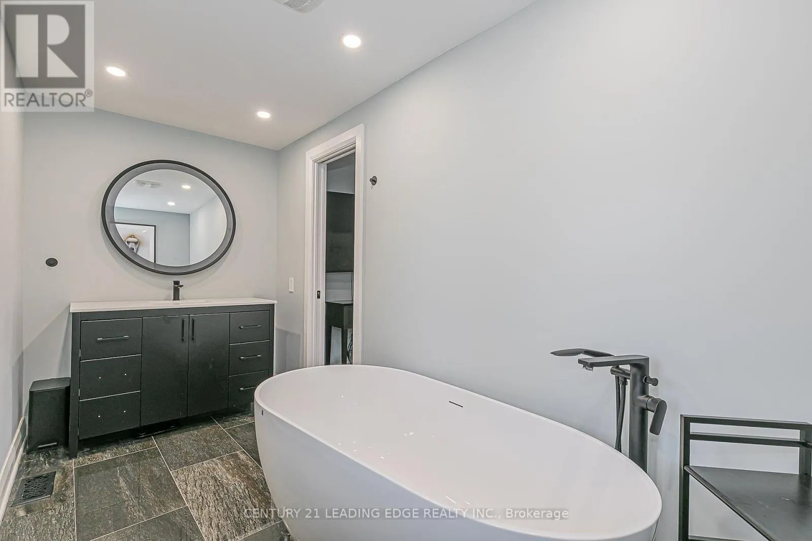 31 TWELVE OAKS DRIVE