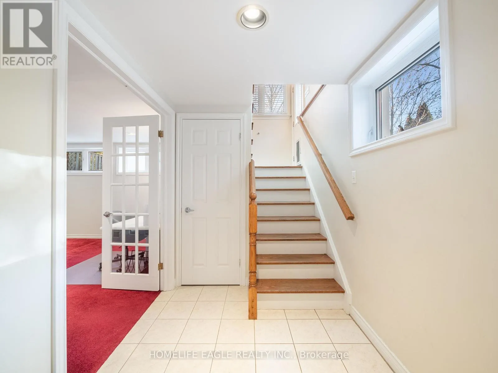 11 KNOLLSIDE DRIVE