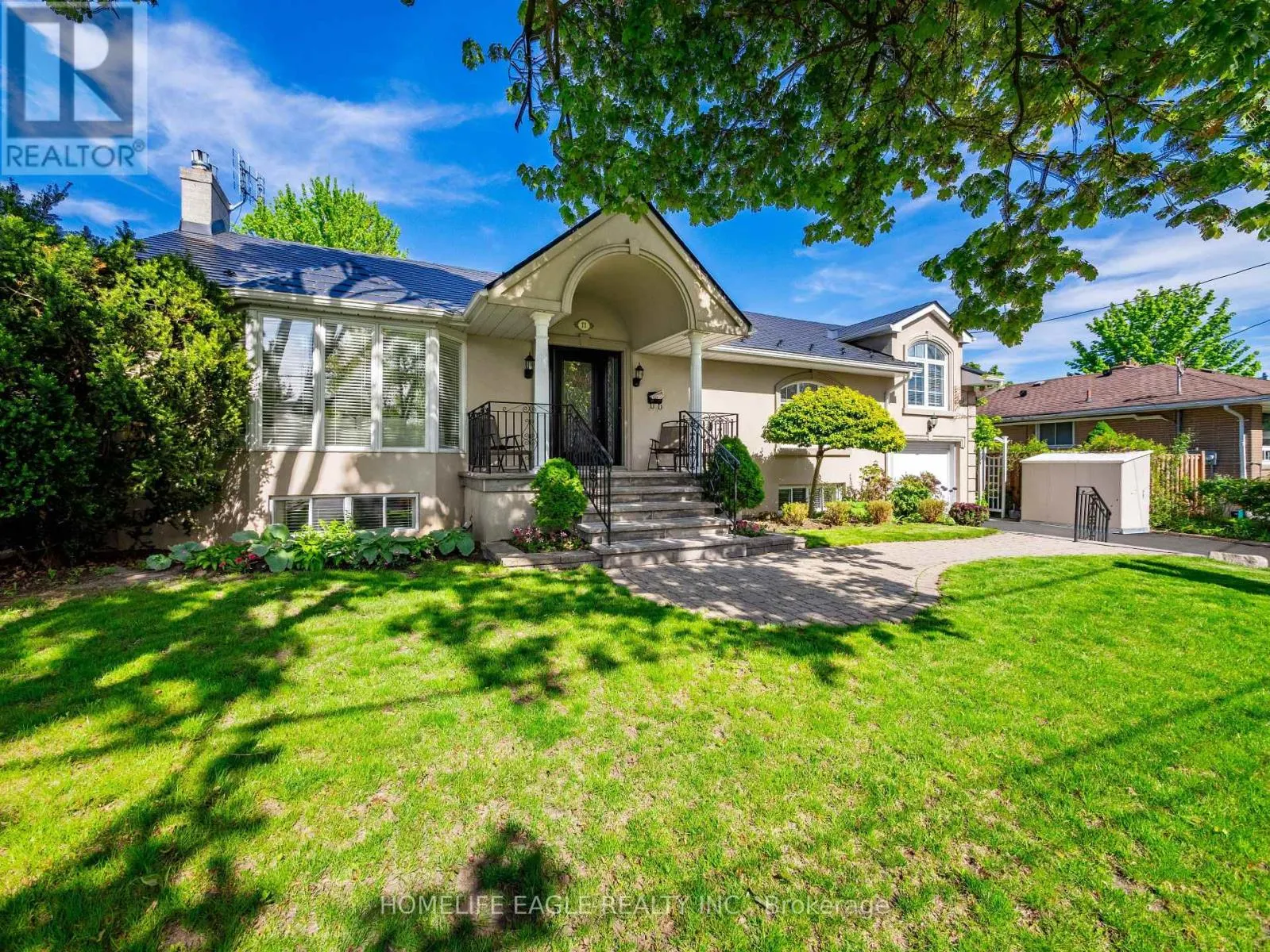 11 KNOLLSIDE DRIVE