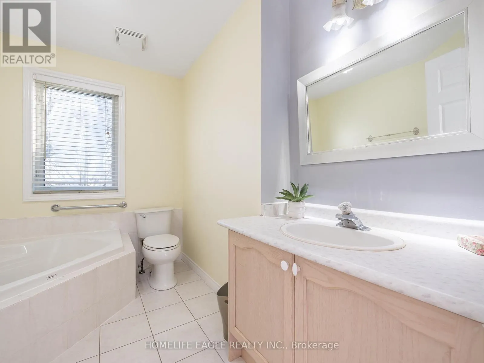 11 KNOLLSIDE DRIVE
