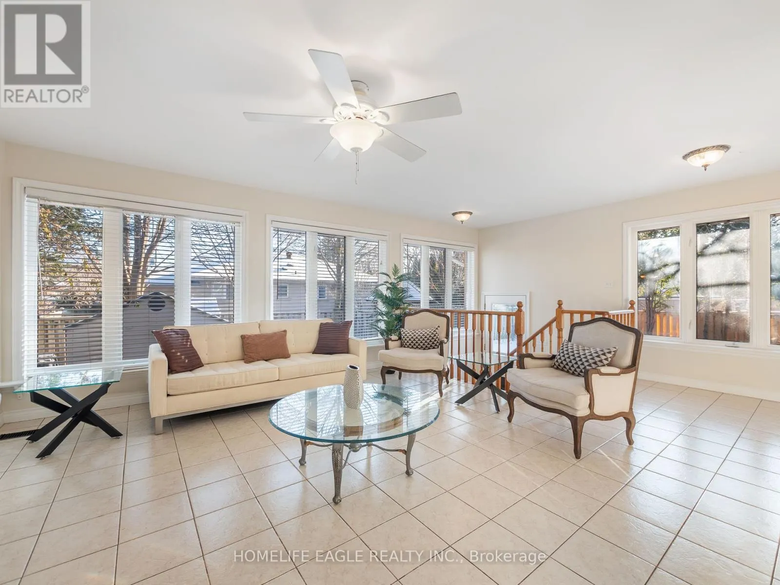 11 KNOLLSIDE DRIVE