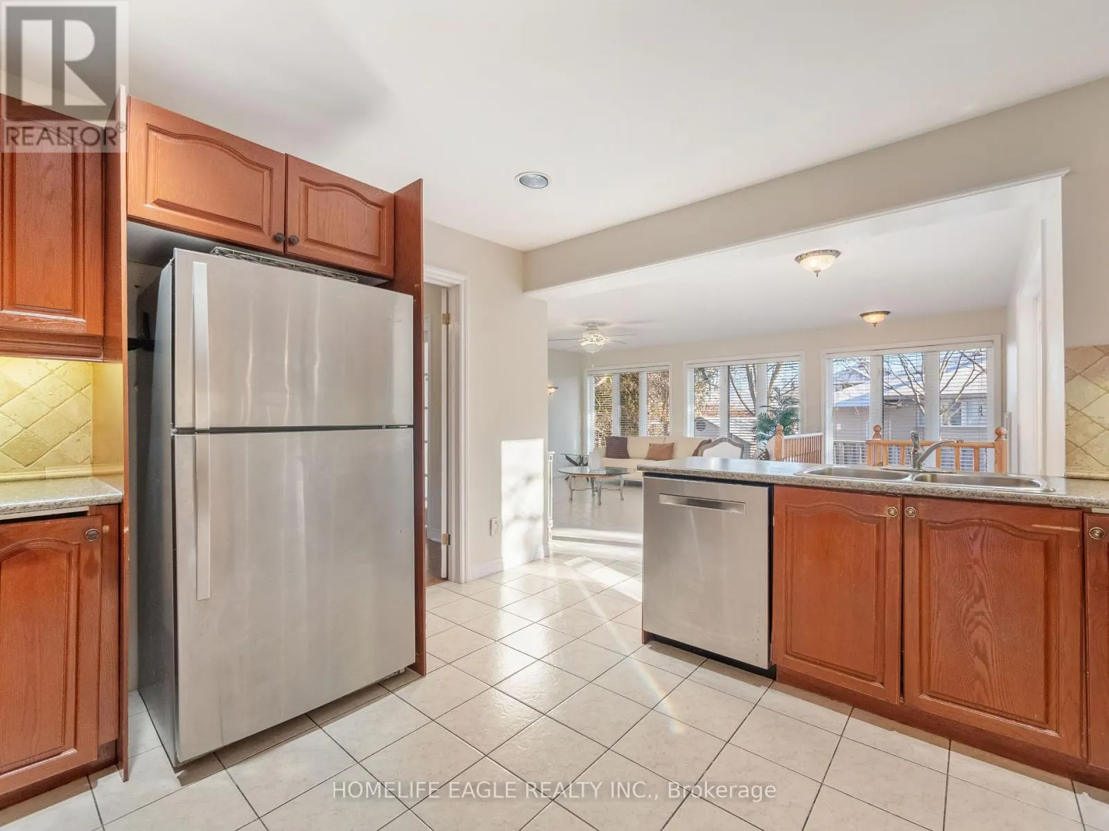 11 KNOLLSIDE DRIVE