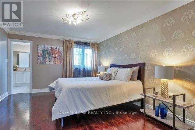 30 WHITE BEACH CRESCENT