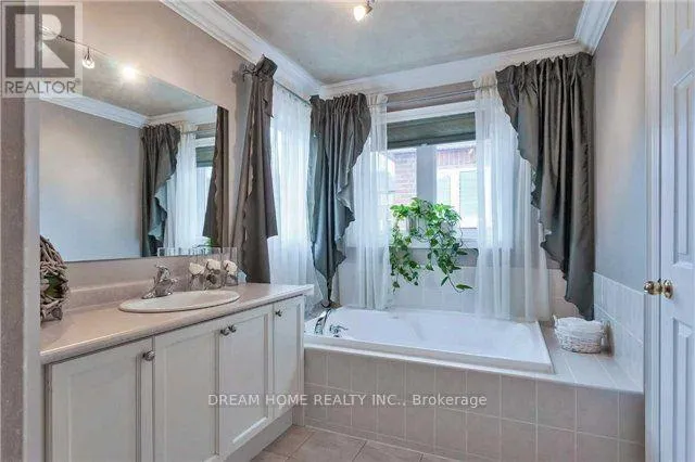 30 WHITE BEACH CRESCENT
