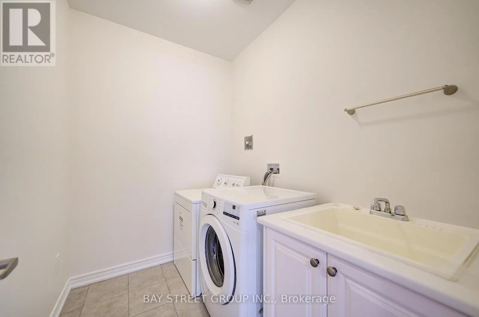 87 MCCAGUE AVENUE