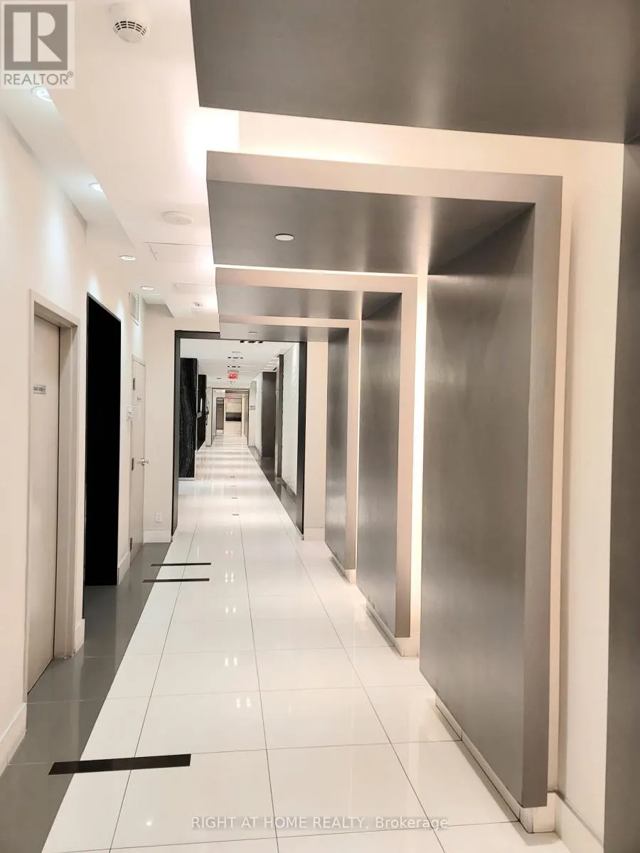 1007 - 7167 YONGE STREET