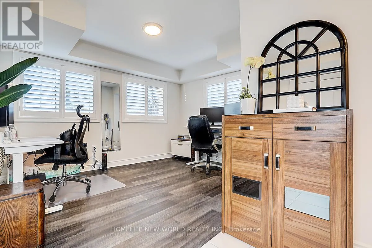 107 BEECHBOROUGH CRESCENT
