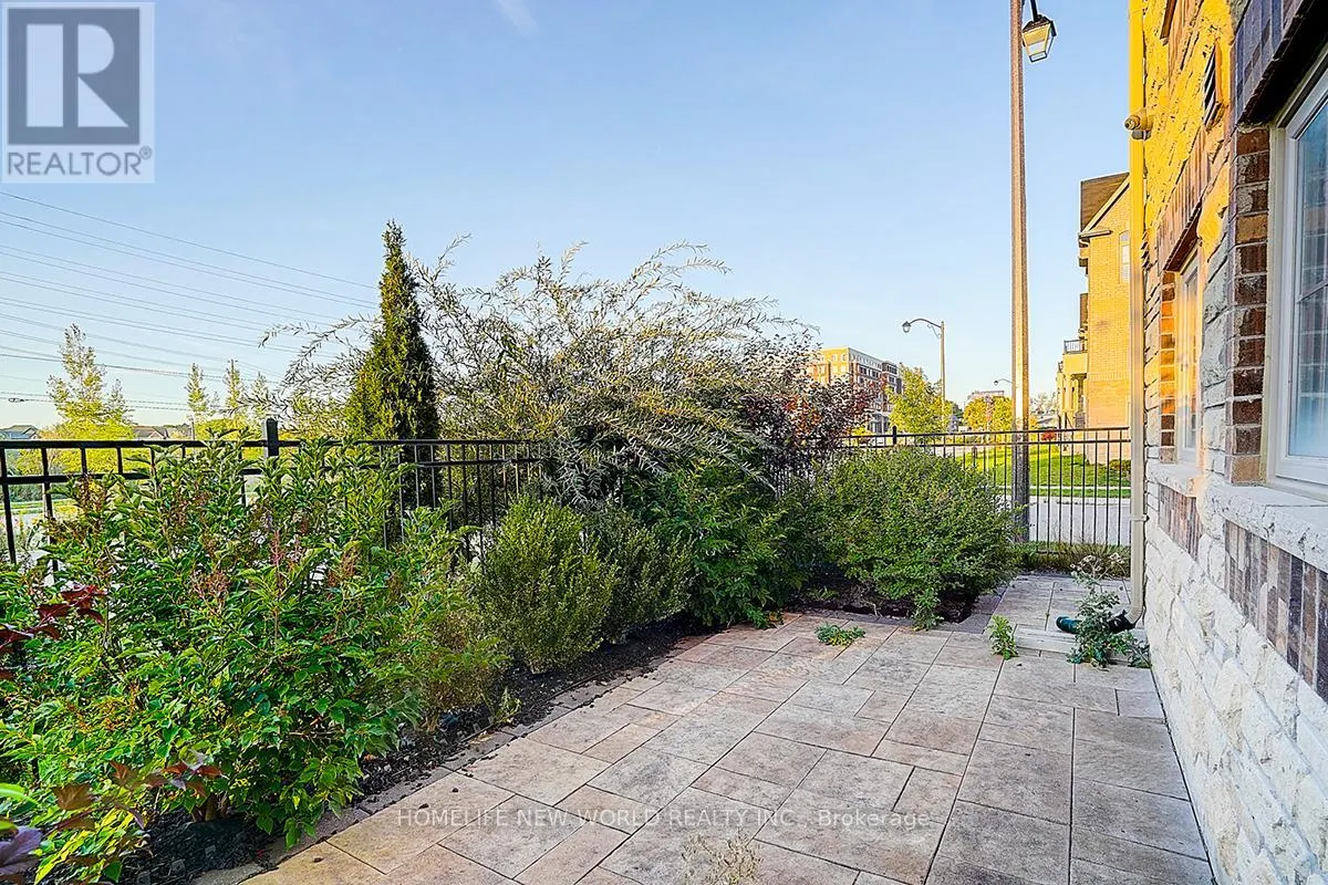 107 BEECHBOROUGH CRESCENT