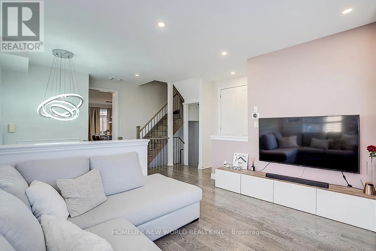 107 BEECHBOROUGH CRESCENT