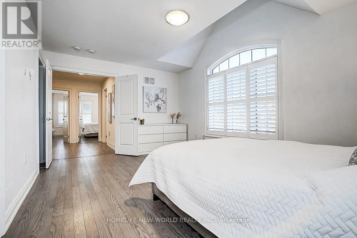 107 BEECHBOROUGH CRESCENT