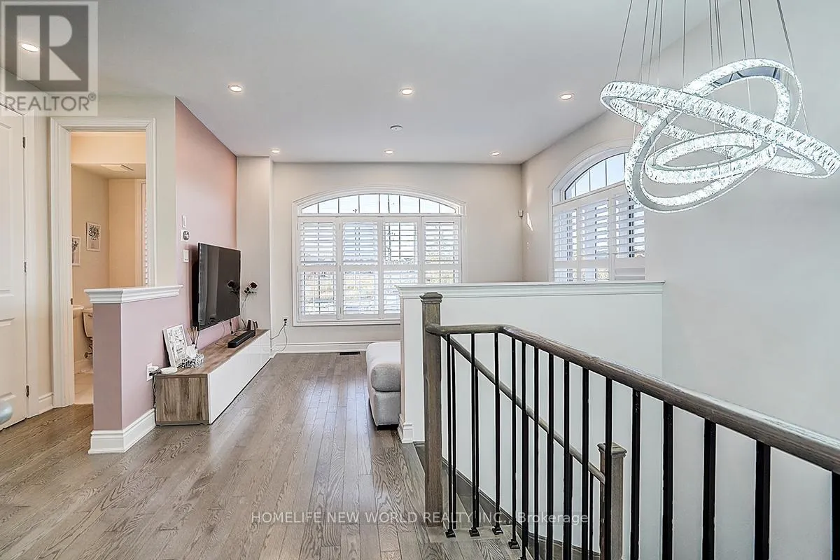 107 BEECHBOROUGH CRESCENT