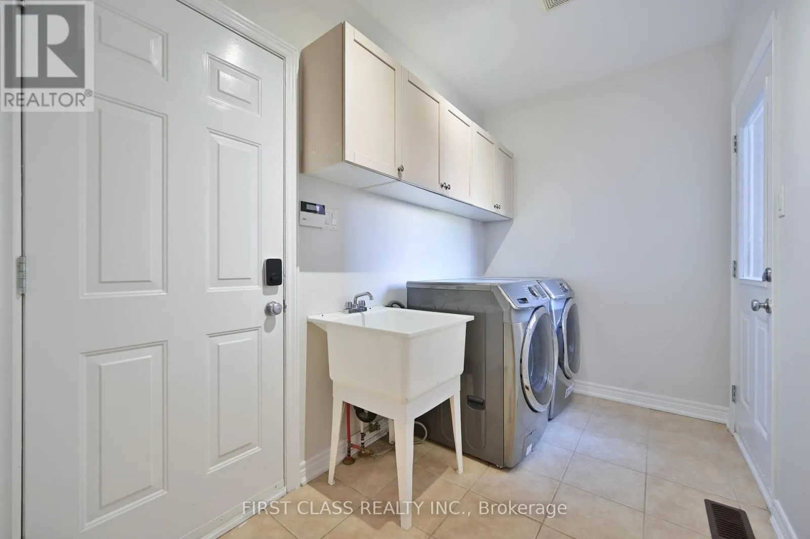 72 BRAEHEAD DRIVE