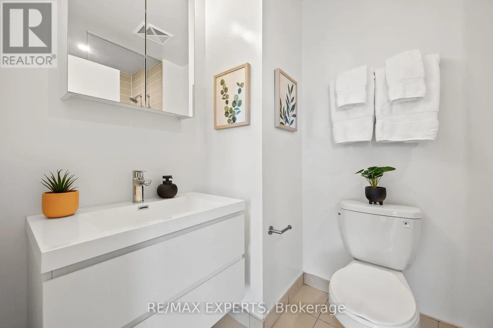 828 - 8119 BIRCHMOUNT ROAD