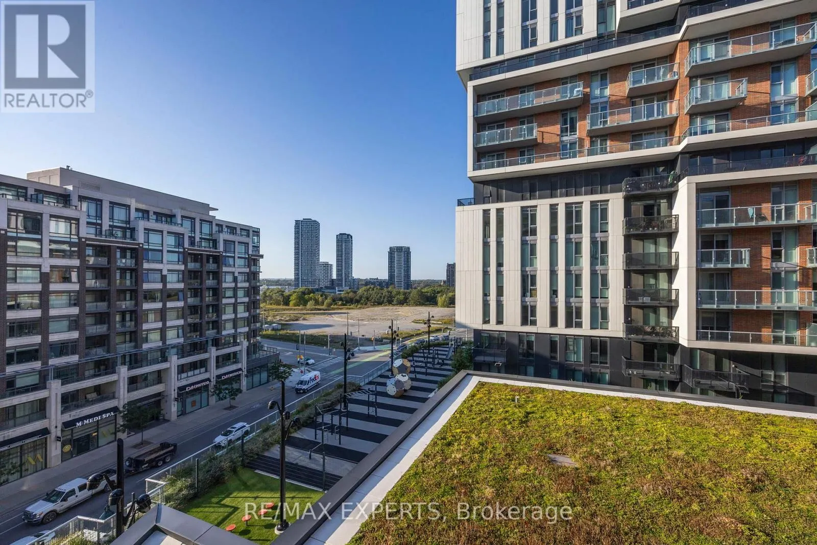 828 - 8119 BIRCHMOUNT ROAD