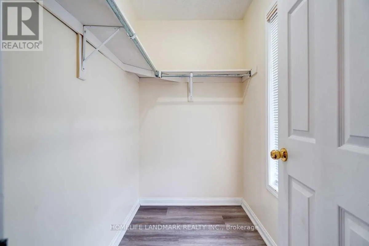 51 - 100 ELGIN MILLS ROAD W