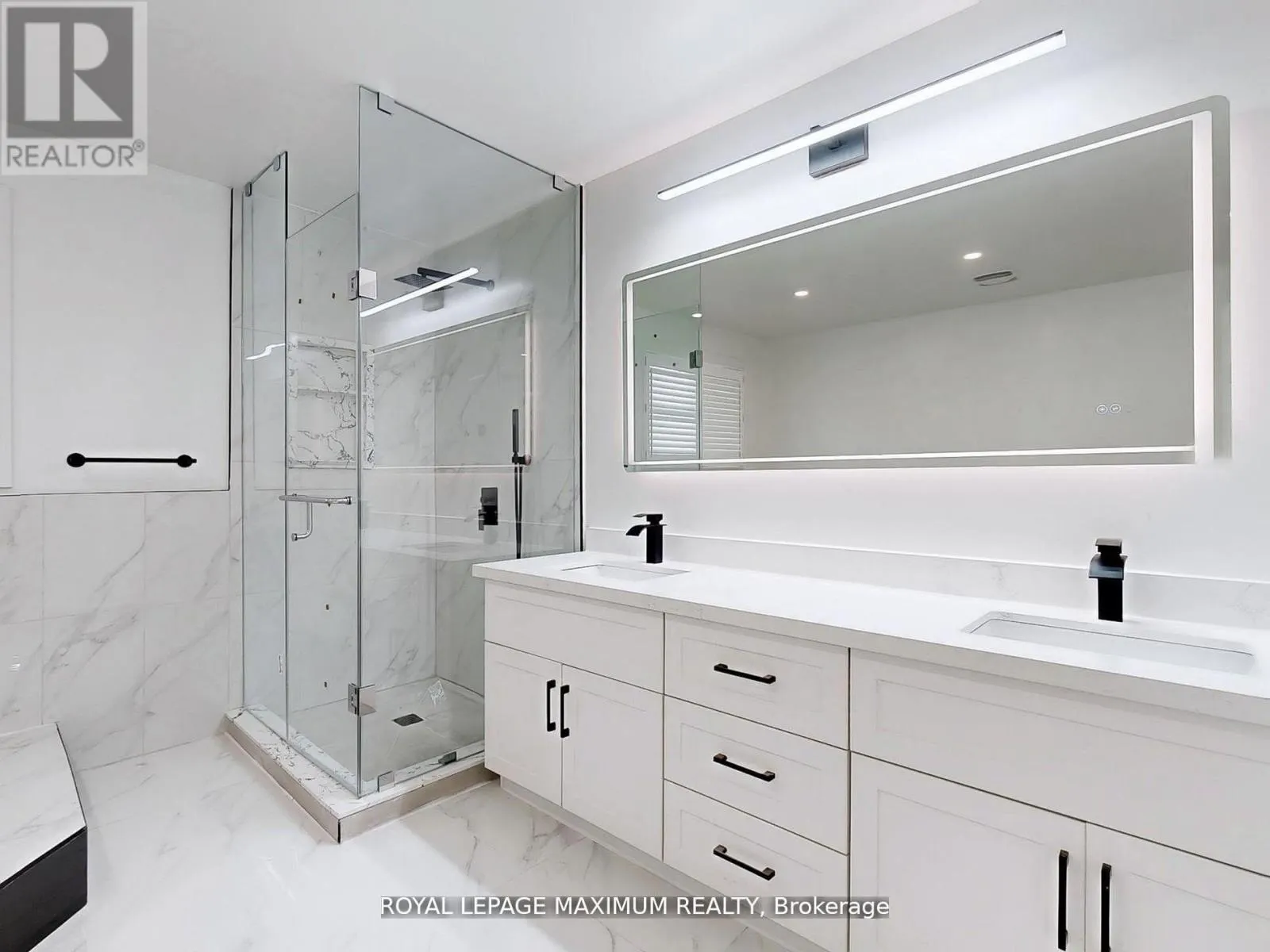22 A WALTHAM CRESCENT