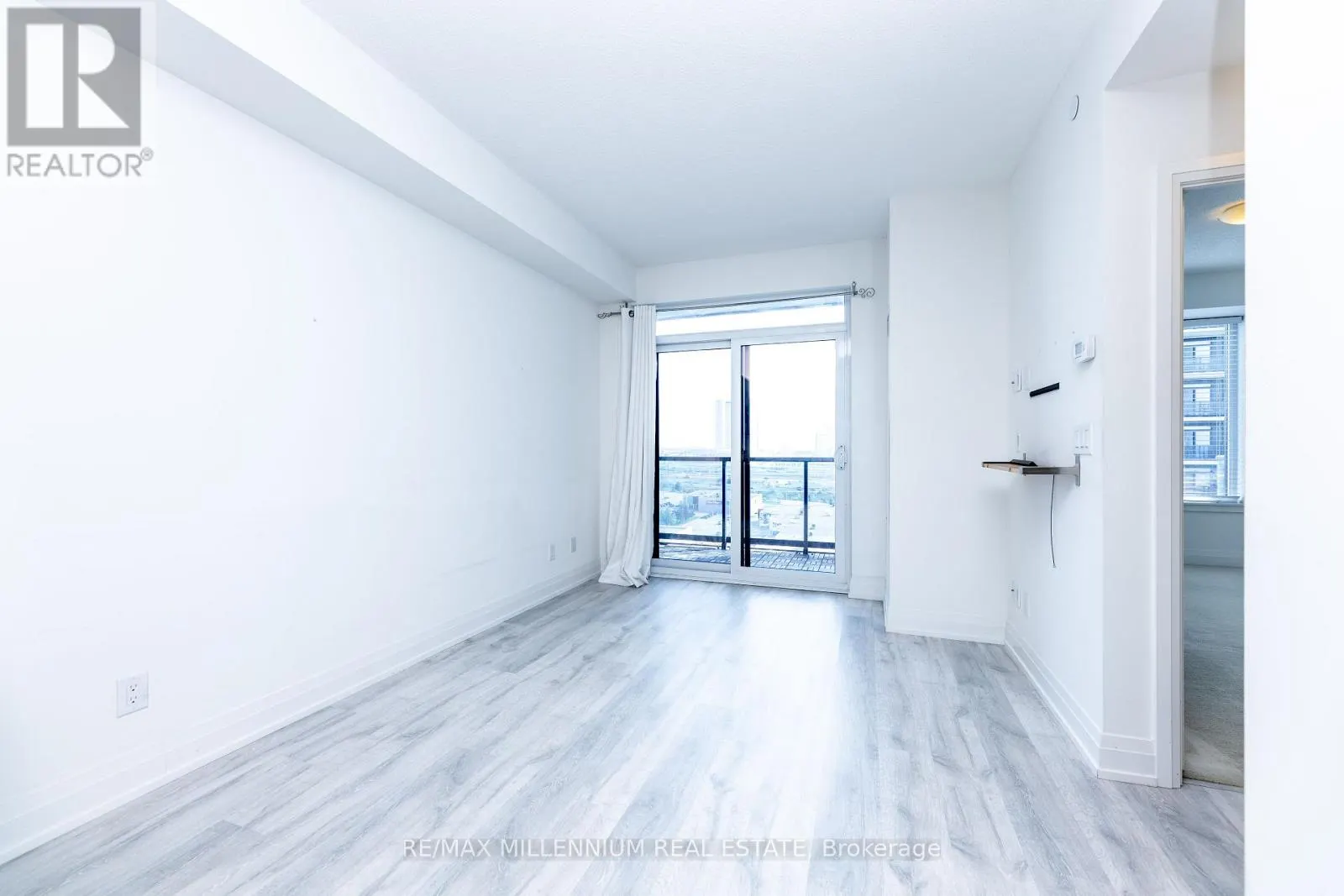 1401 - 3700 HIGHWAY 7 ROAD