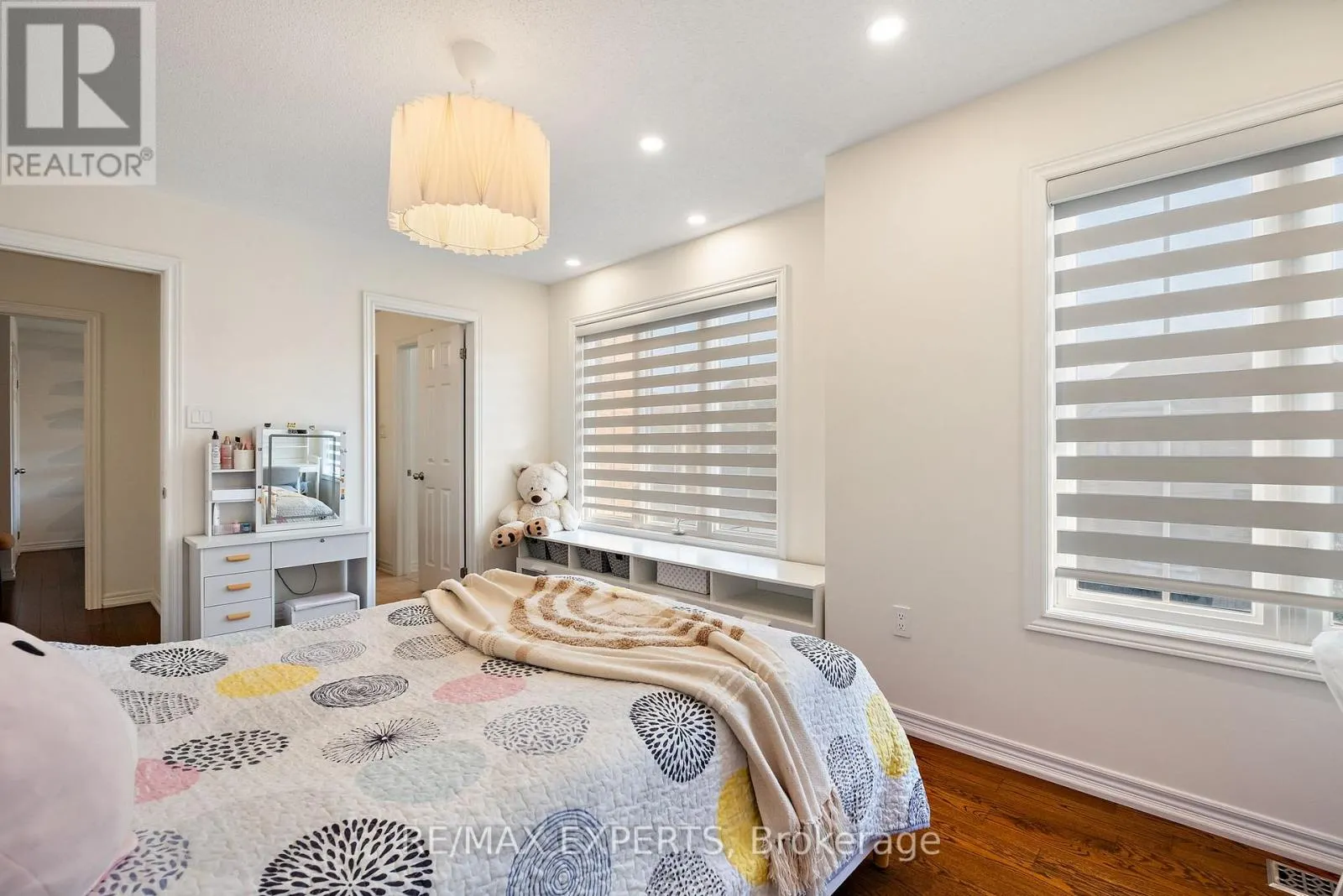 40 HERON HOLLOW AVENUE