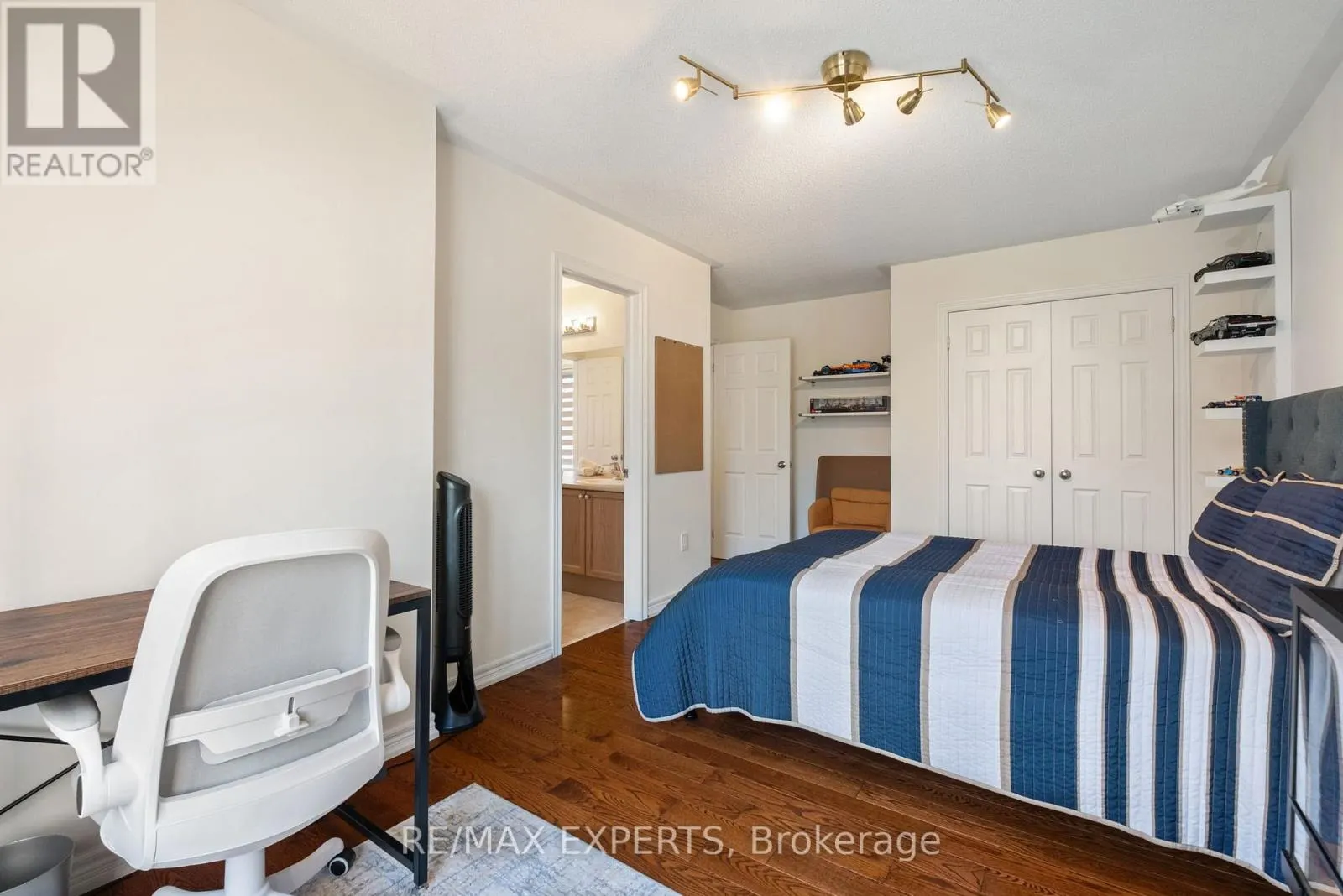 40 HERON HOLLOW AVENUE