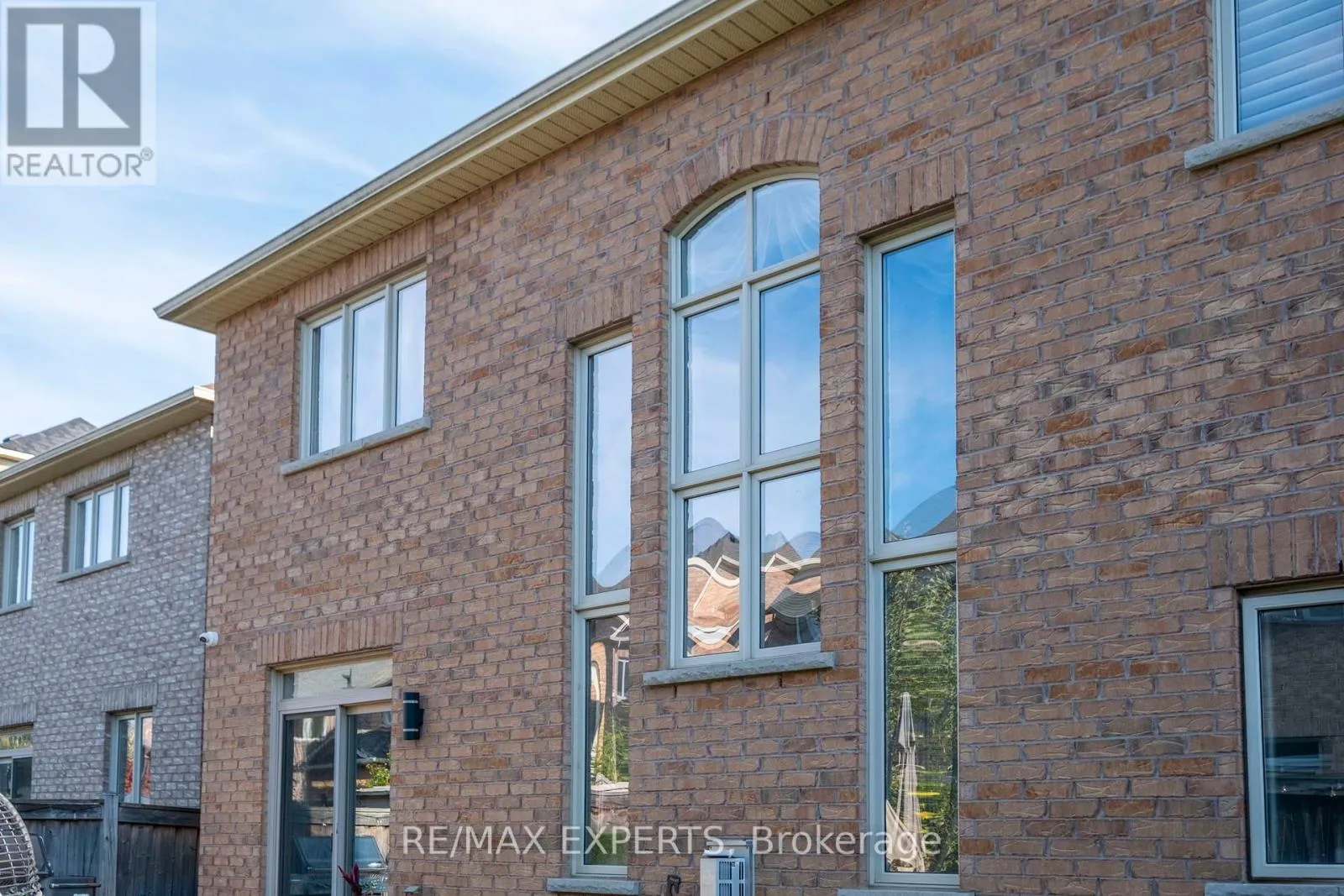 40 HERON HOLLOW AVENUE