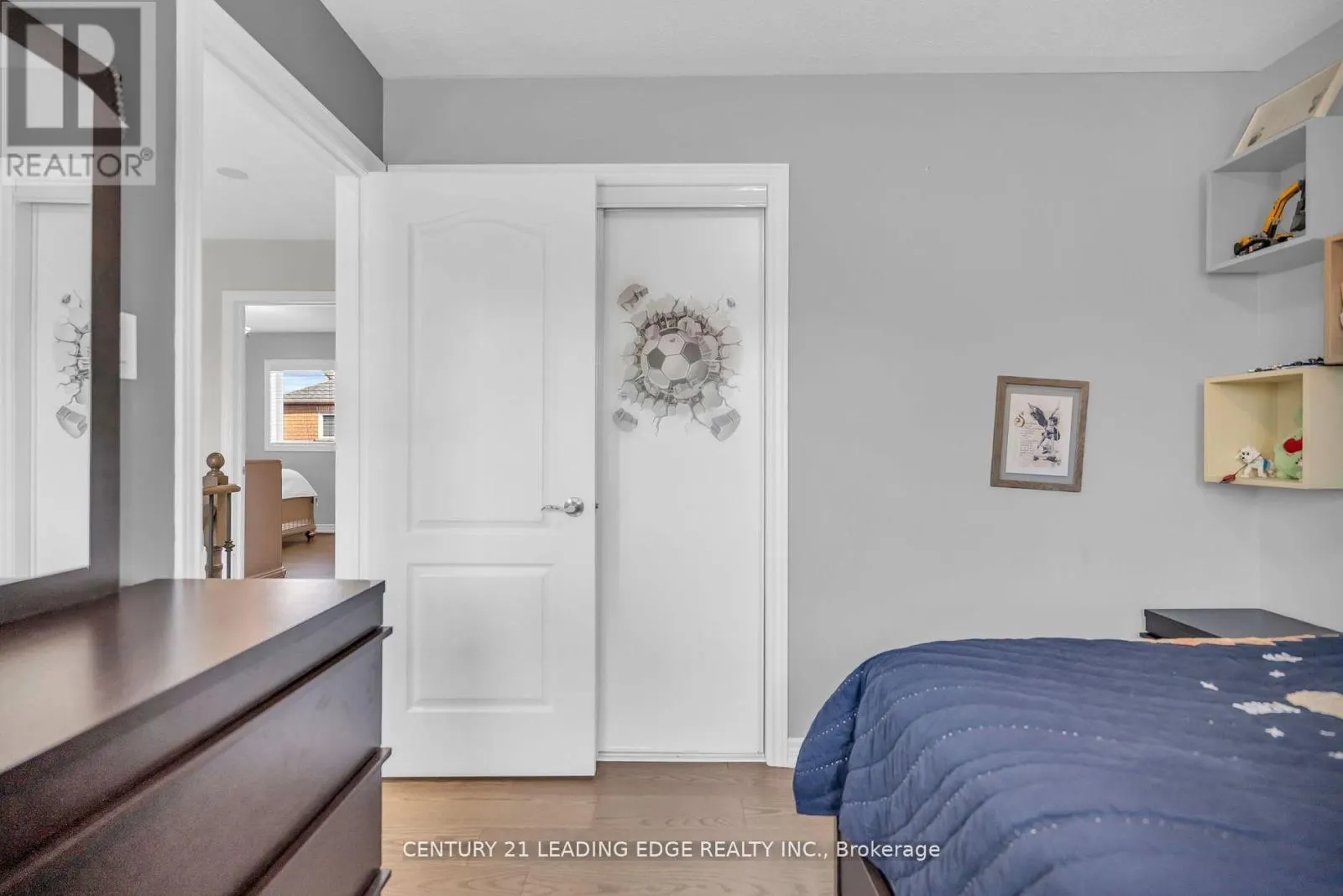 288 KIRKVALLEY CRESCENT