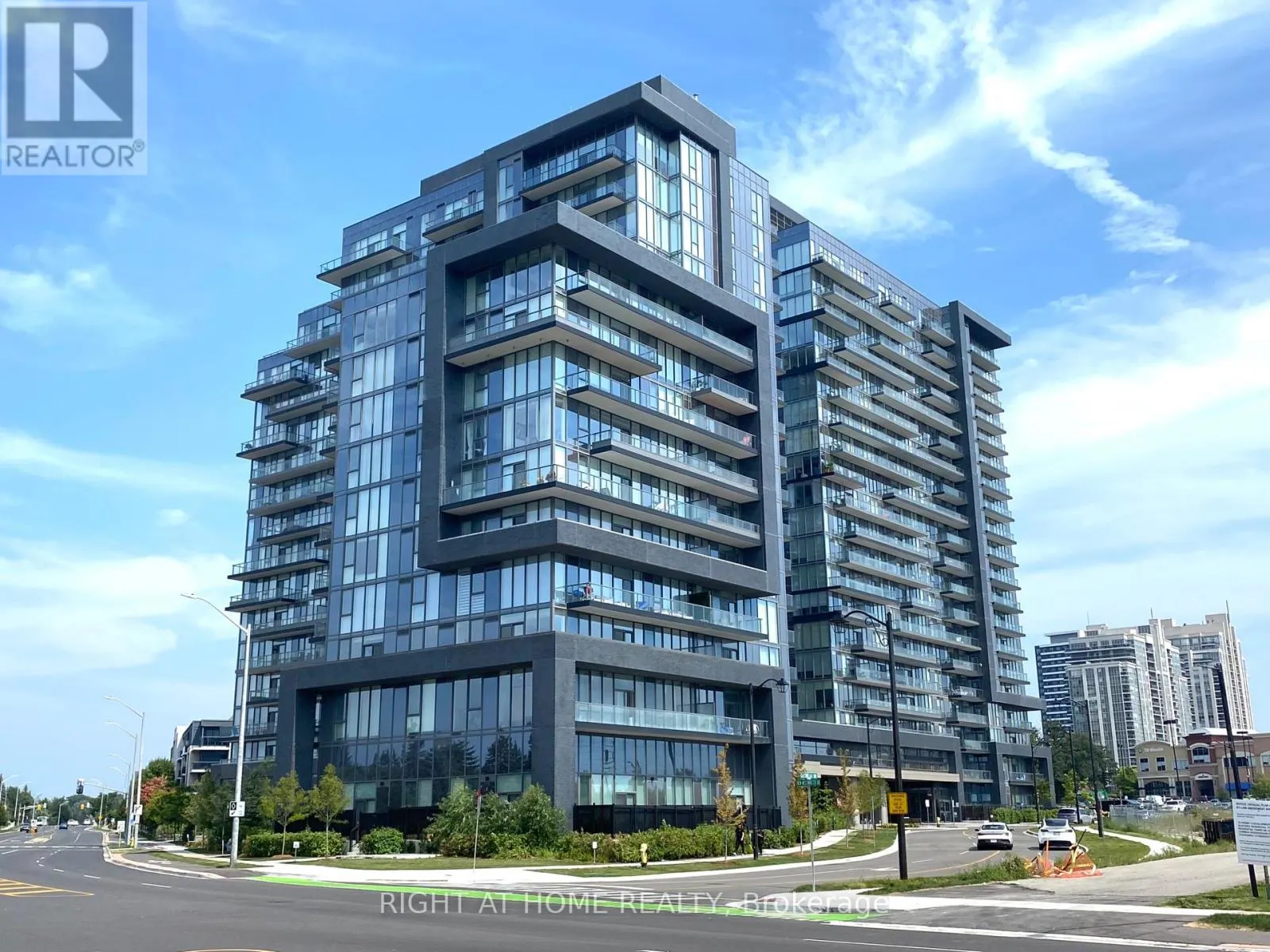 514 - 10 GATINEAU DRIVE
