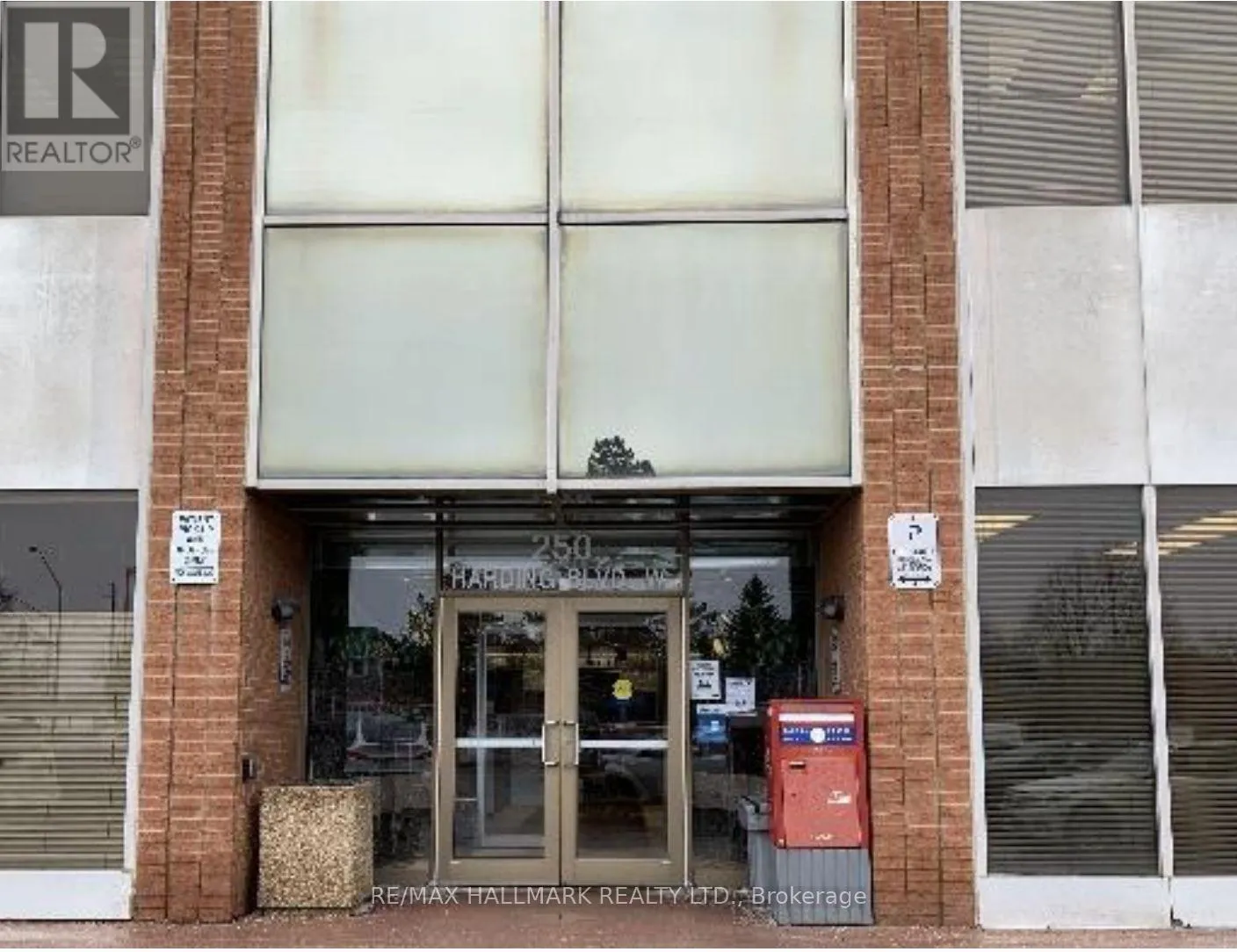 206 - 250 HARDING BOULEVARD W