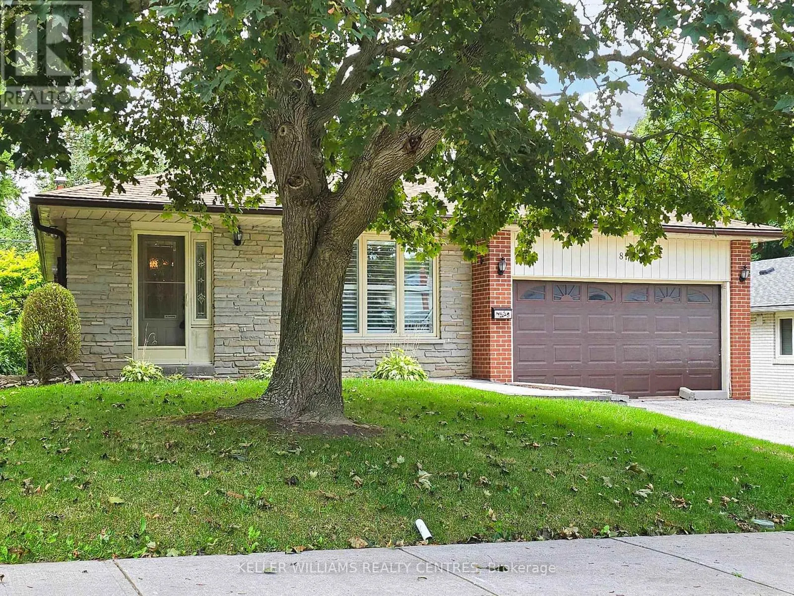 814 ARNOLD CRESCENT