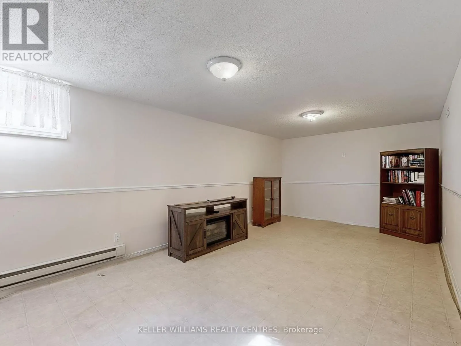 814 ARNOLD CRESCENT