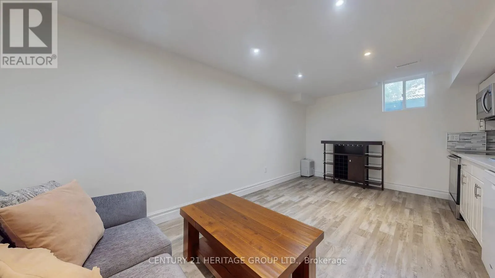 192 WINDING LANE