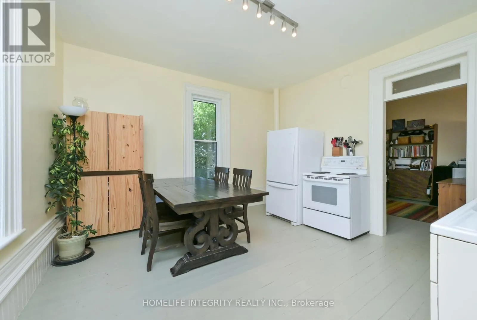 995305 MONO ADJALA TOWNLINE