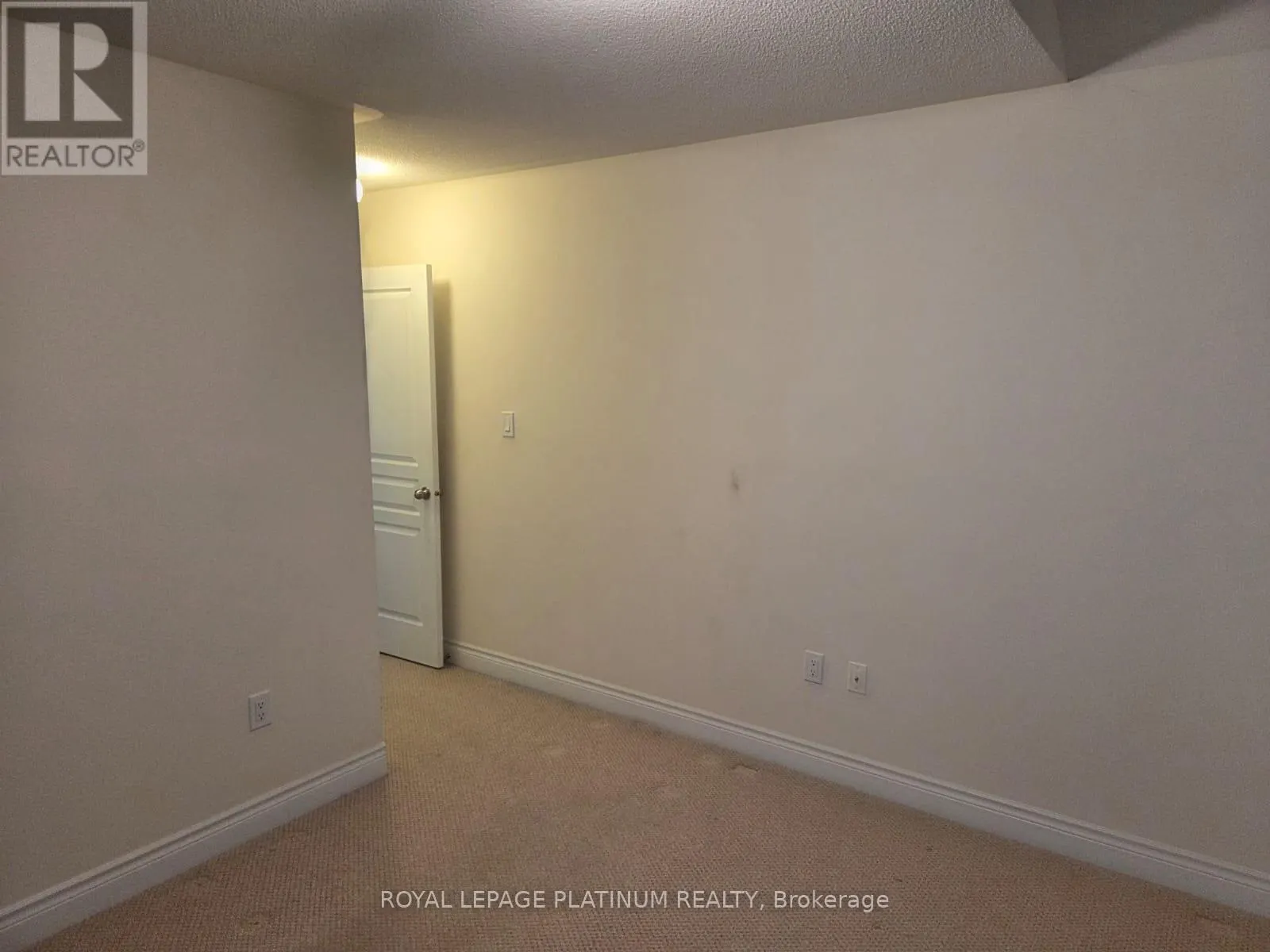 2 PELEE AVENUE