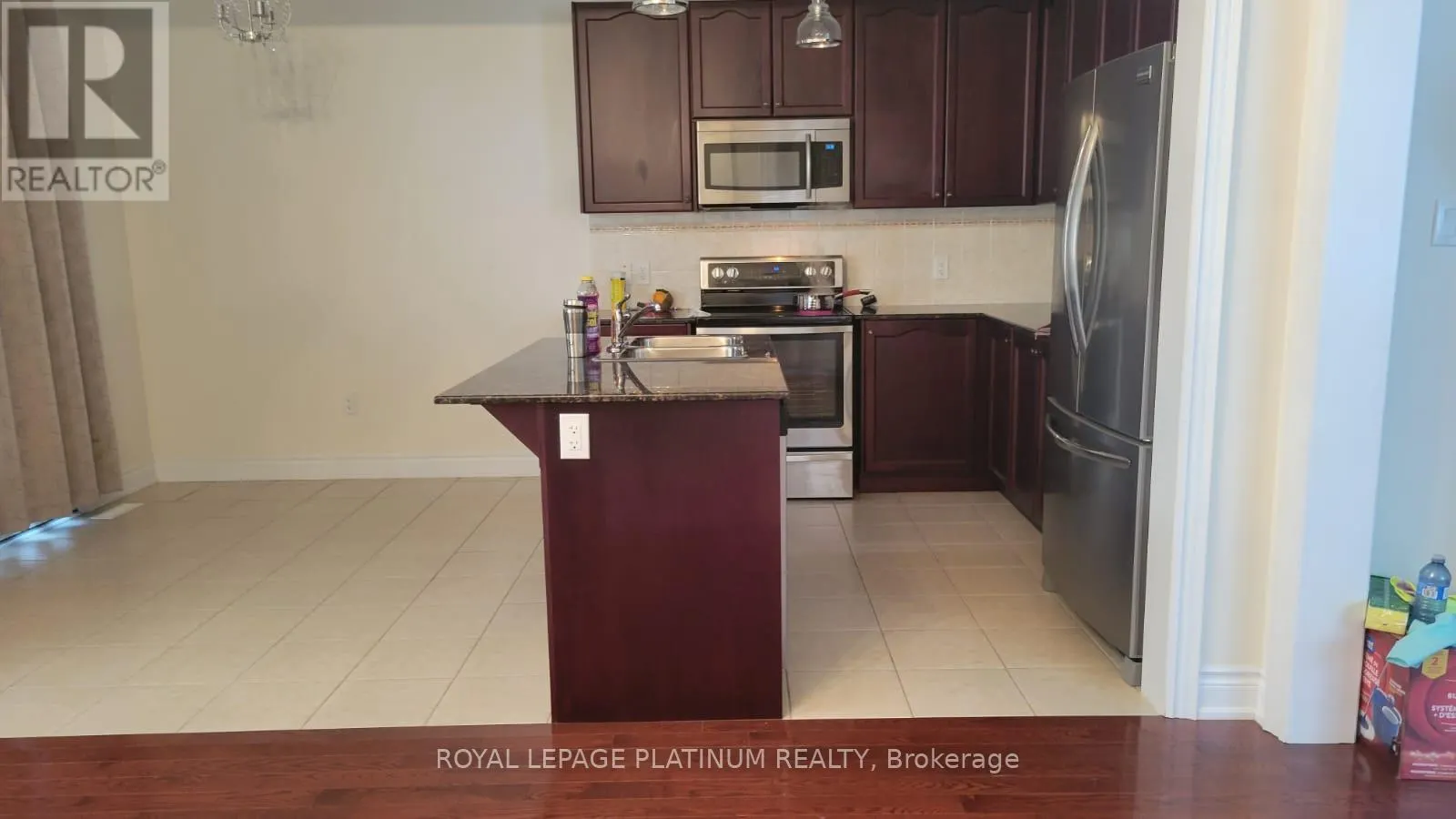 2 PELEE AVENUE