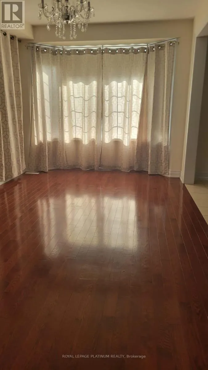 2 PELEE AVENUE