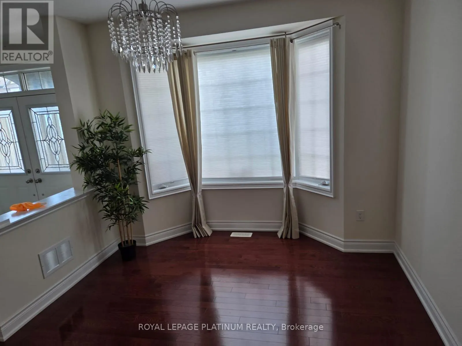 2 PELEE AVENUE