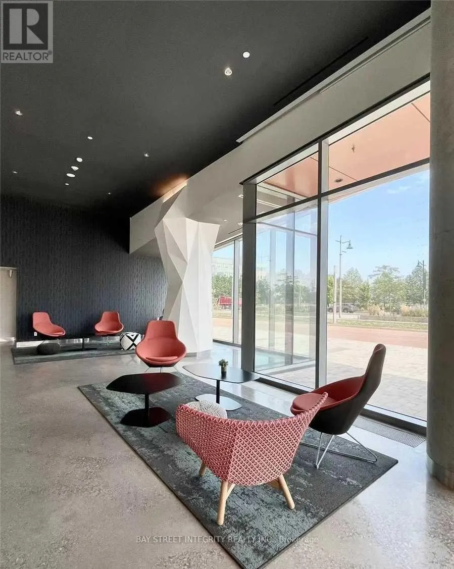 906B - 8 ROUGH VALLEY DRIVE W