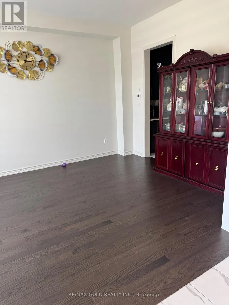 16 MAGNOLIA AVENUE