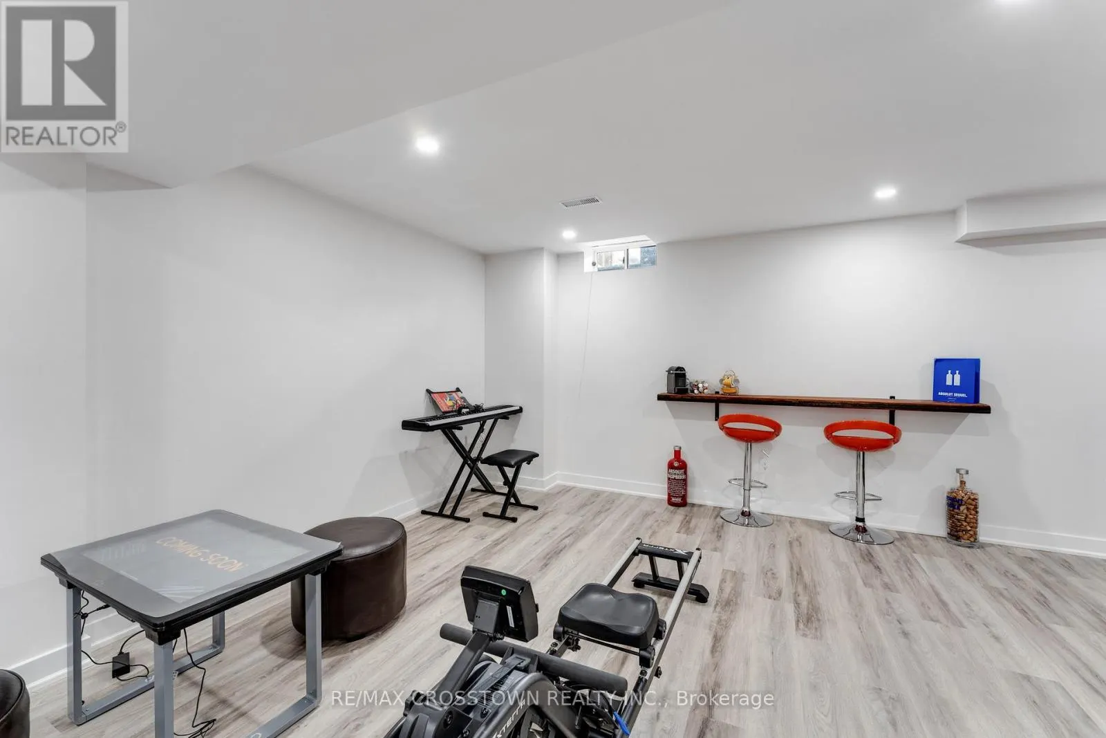 2199 DAWSON CRESCENT