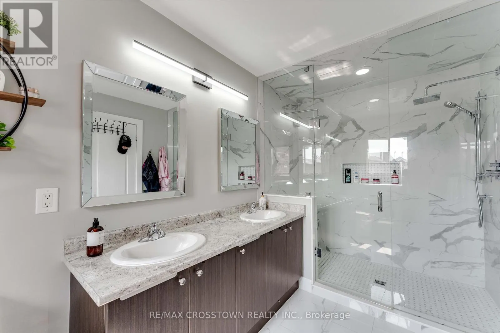 2199 DAWSON CRESCENT
