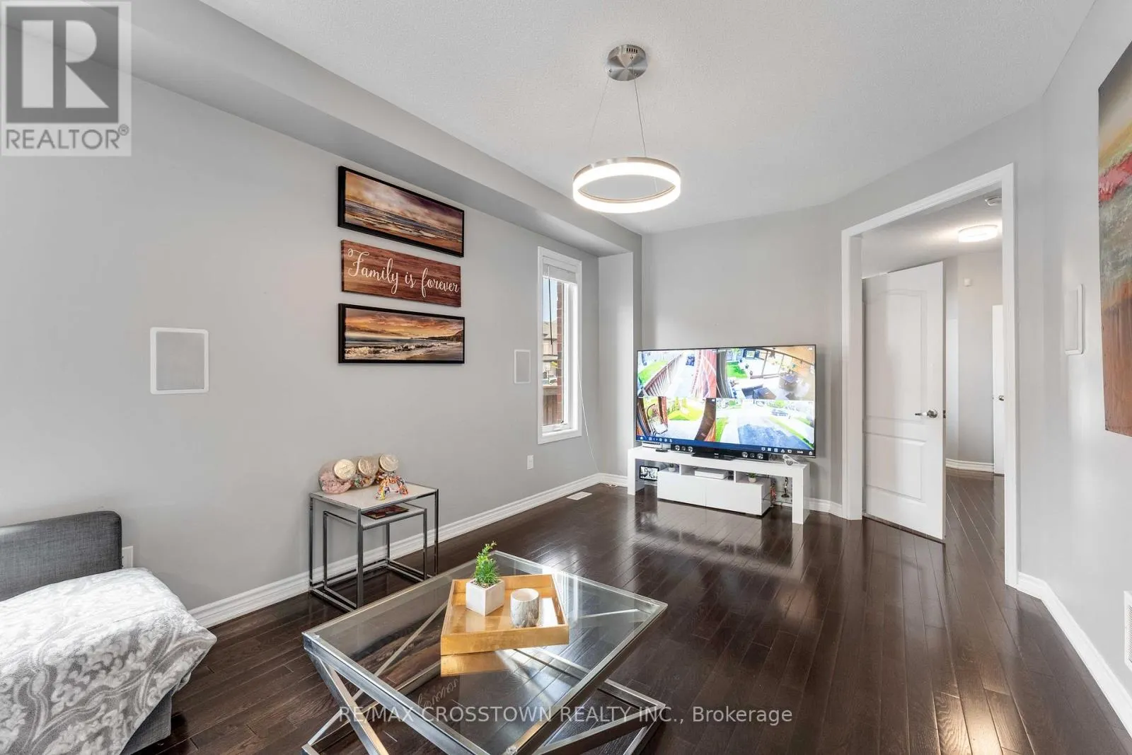 2199 DAWSON CRESCENT